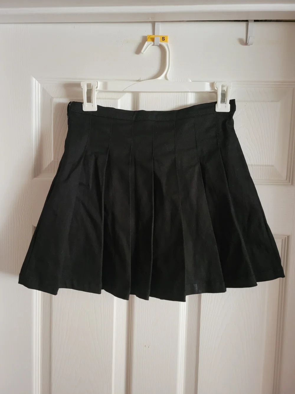 Selfie Leslie Black Pleated A-Line Mini Skirt